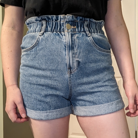 H&M Paperbag Denim Shorts | Size XS - Picture 4 of 9